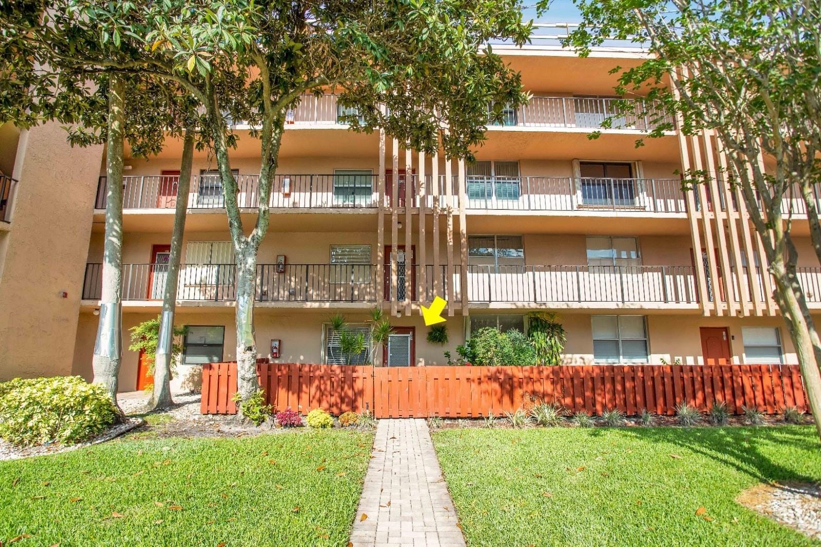 370 NW 76th Avenue 102, Margate, FL 33063