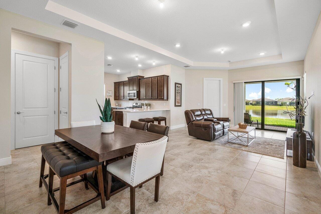 4817 Saint Armands Way — photo 2