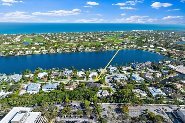 11763 Lake Shore Place, sold in Hidden Key, North Palm Beach, FL