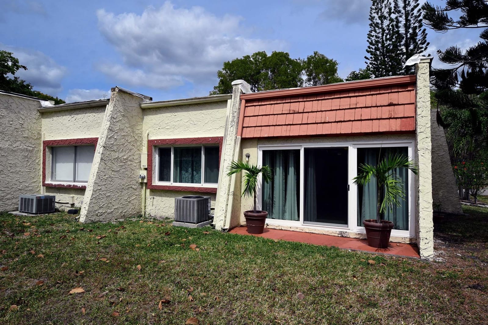 9818 NW 65th Place A, Tamarac, FL 33321