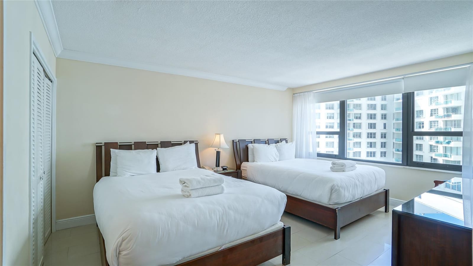 5225 Collins Avenue 1417 — photo 4