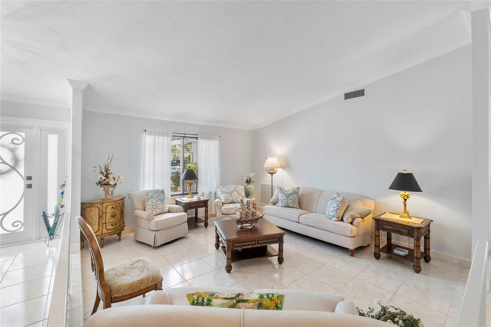 10301 NW 16th Court — photo 11