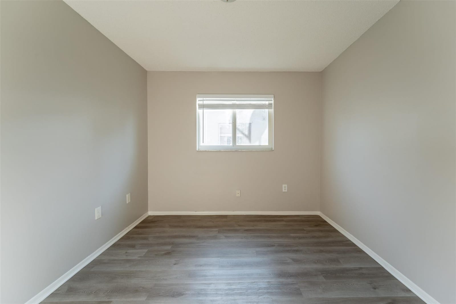 11450 NW 39th Place, Sunrise, FL 33323 photo 17