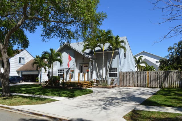 18223 Jupiter Landings Drive, sold in Jupiter Landings, Jupiter, FL