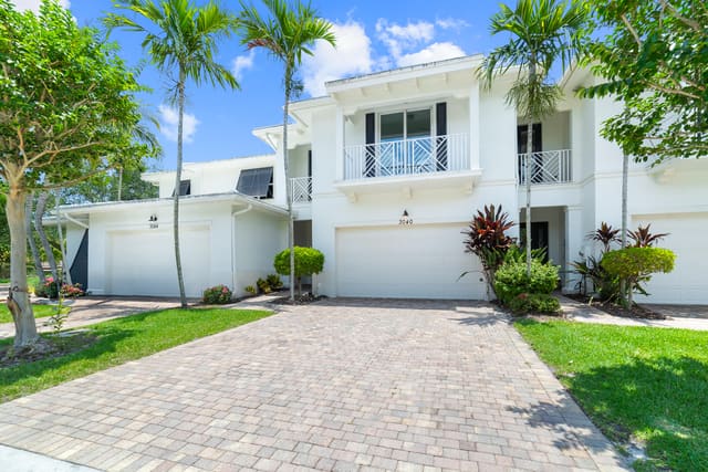 3040 Princeton Lane, Palm Beach Gardens, FL 33418