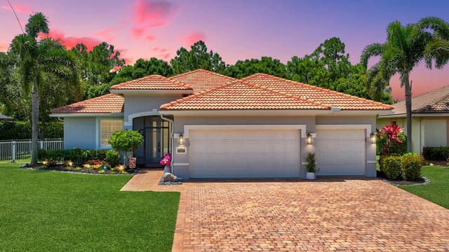 1236 SE Conference Circle, sold in Cove Lakes, Stuart, FL