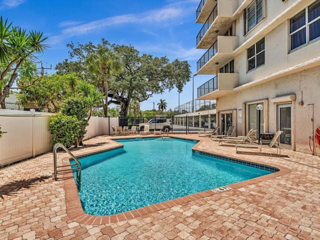 1625 SE 10th Avenue 409, sold in Runaway Bay Condo, Fort Lauderdale, FL