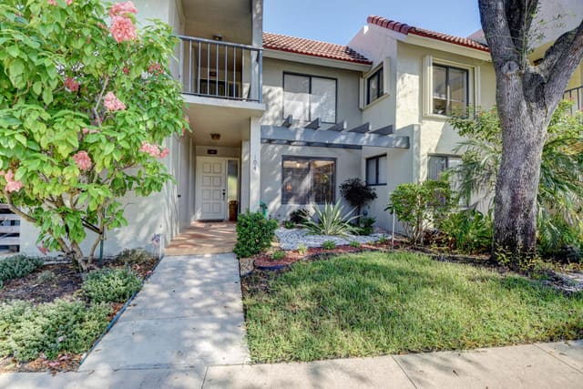 5673 Fairway Park Drive 104, sold in Fairway Park Condo, Boynton Beach, FL