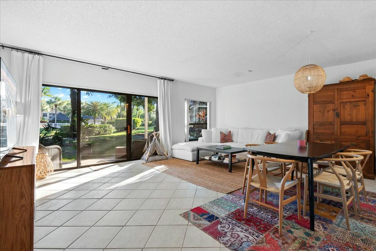 11863 Wimbledon Circle 446, Wellington, FL 33414, Wellington