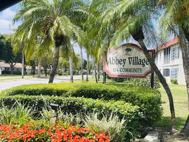 18 Willowbrook Lane 108, sold in Villages Of Oriole, Delray Beach, FL