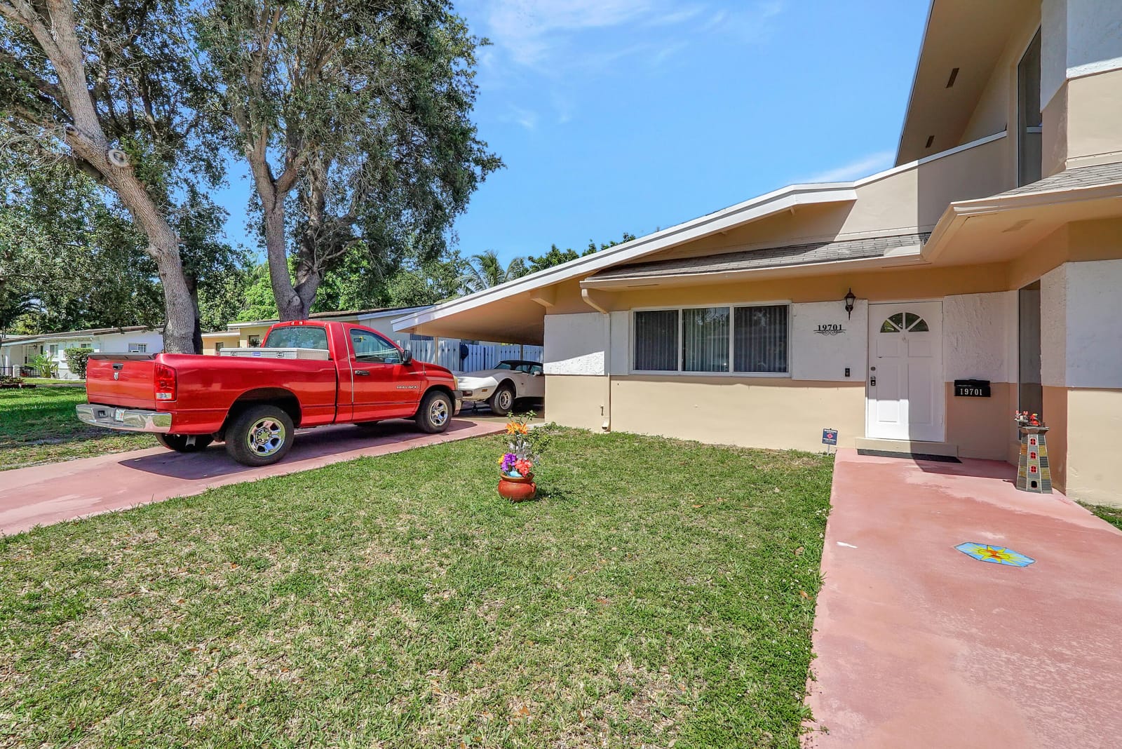19701 NE 12th Court, Miami, FL 33179 photo 2