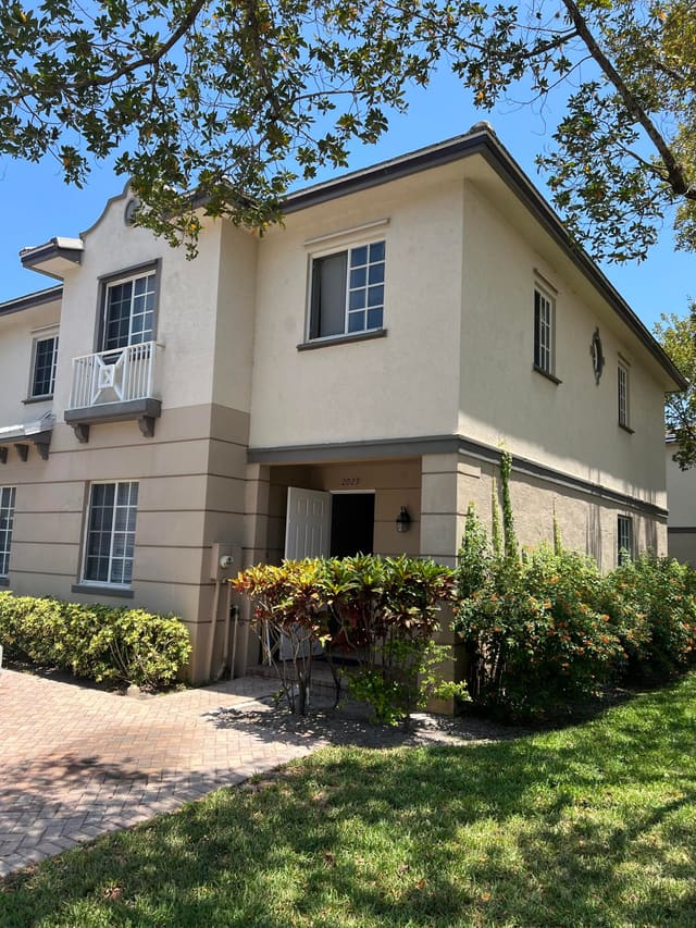 2029 Island Drive, Riviera Beach, FL 33404