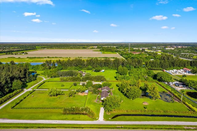 9405 102nd Place S, sold in Palm Beach Farms Co 3, West Palm Beach, FL