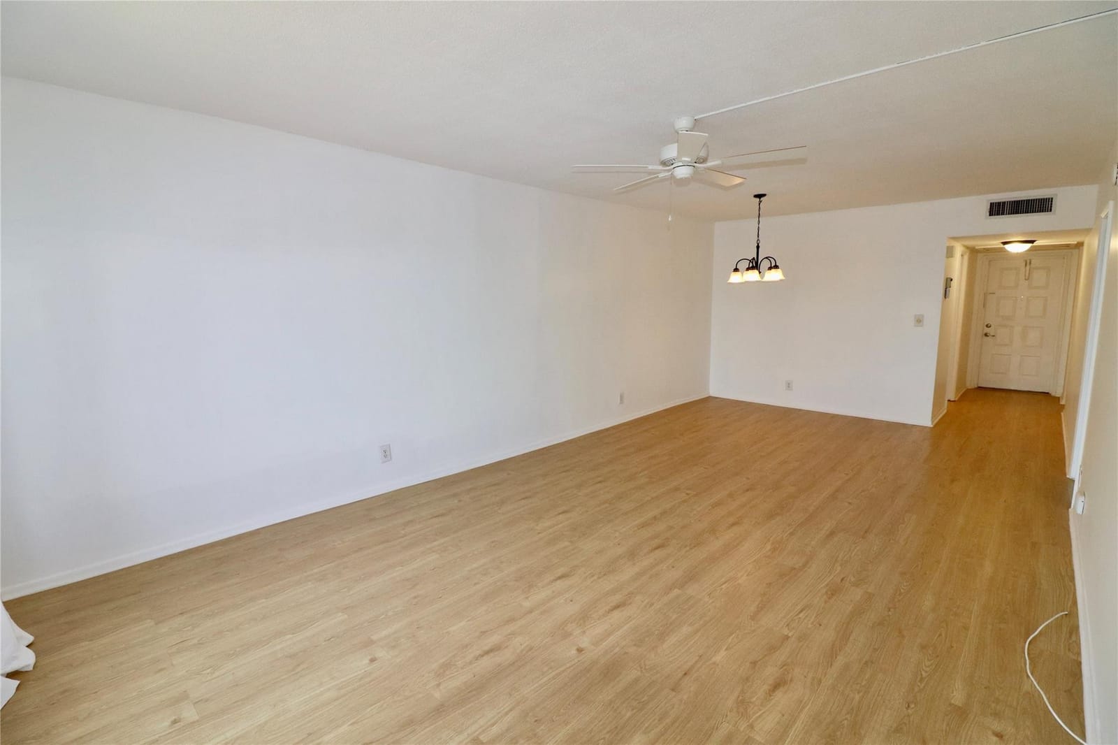 2801 N Palm Aire Drive 505 — photo 12