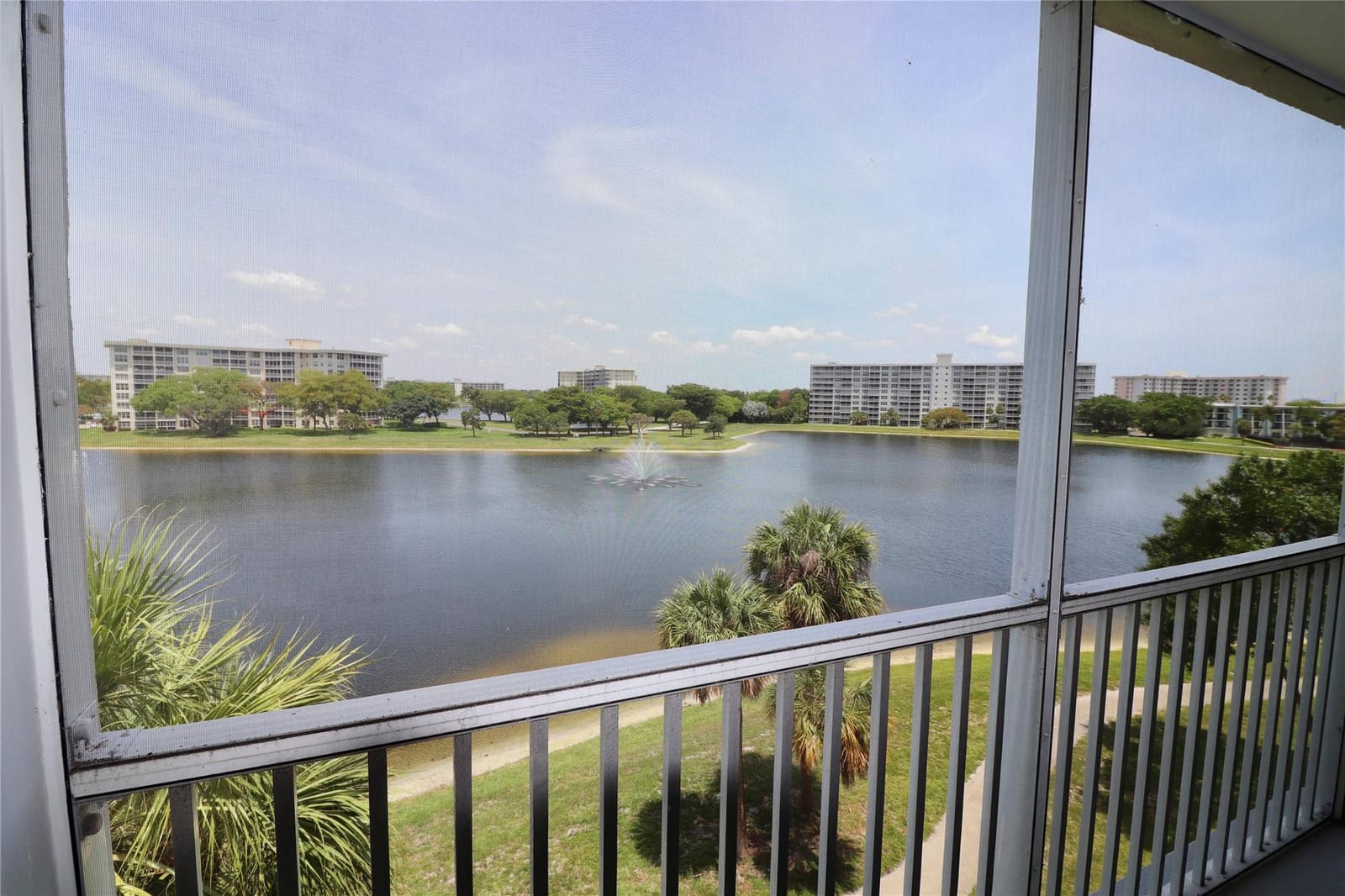2801 N Palm Aire Drive 505 — photo 4