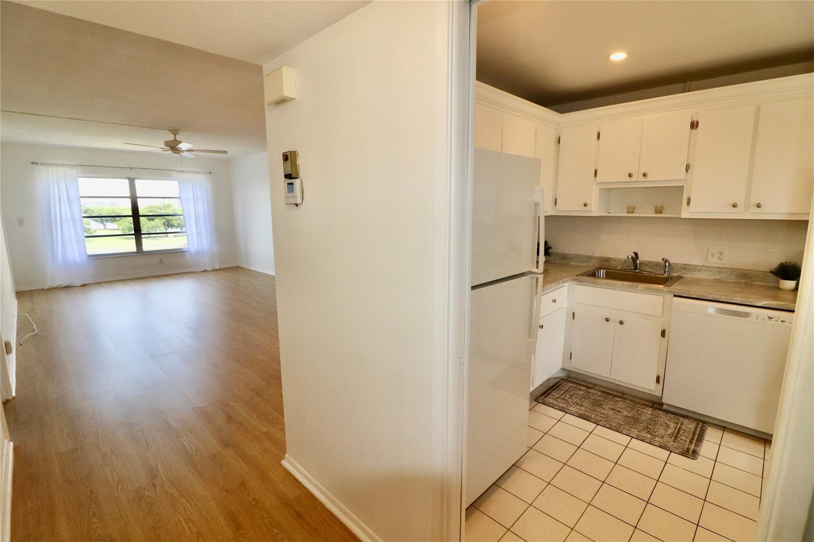 2801 N Palm Aire Drive 505 — photo 9