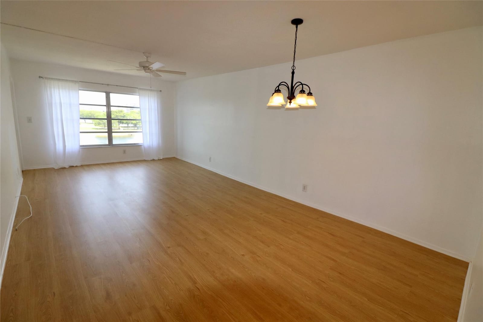 2801 N Palm Aire Drive 505 — photo 10