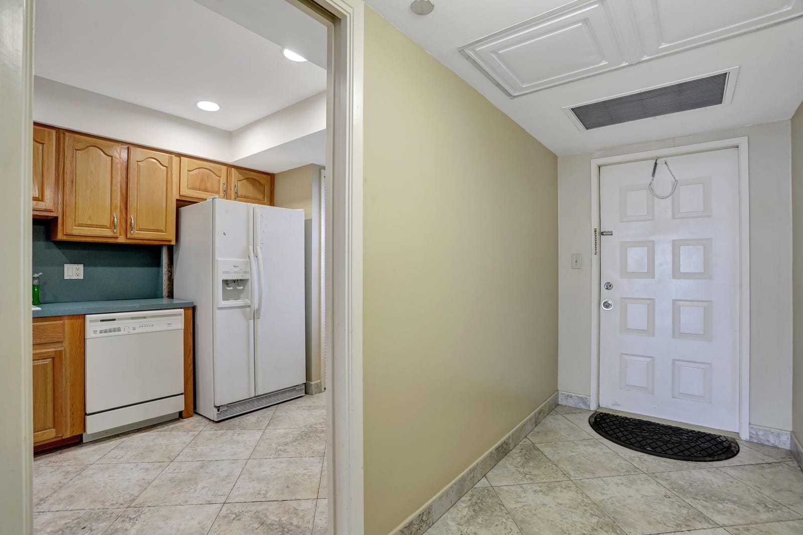 2900 N Course Drive 705 — photo 7