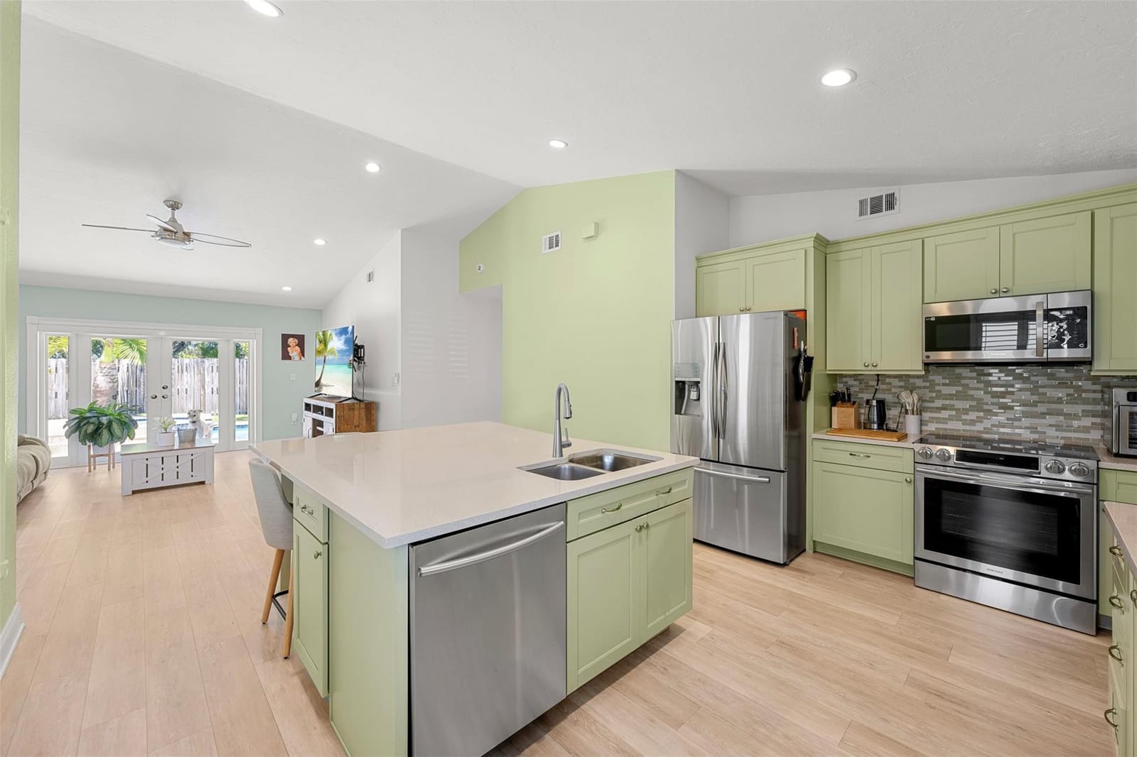 13961 Oaklawn Place, Davie, FL 33325