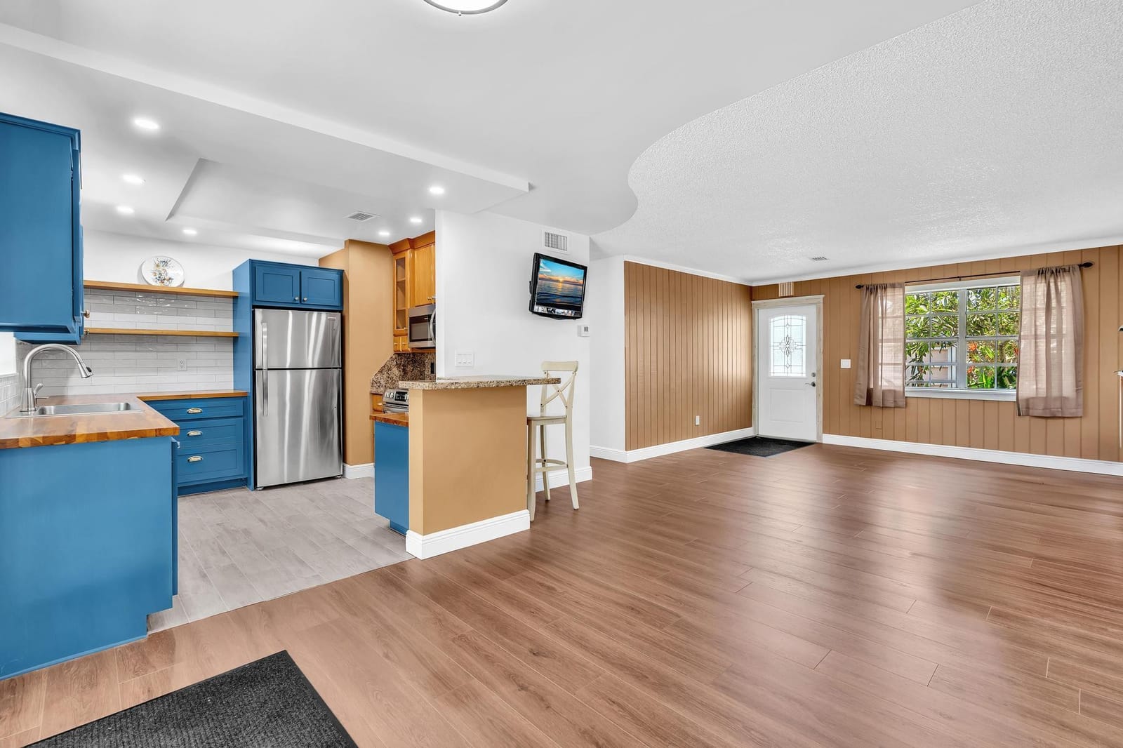 8211 NW 47th Street — photo 9