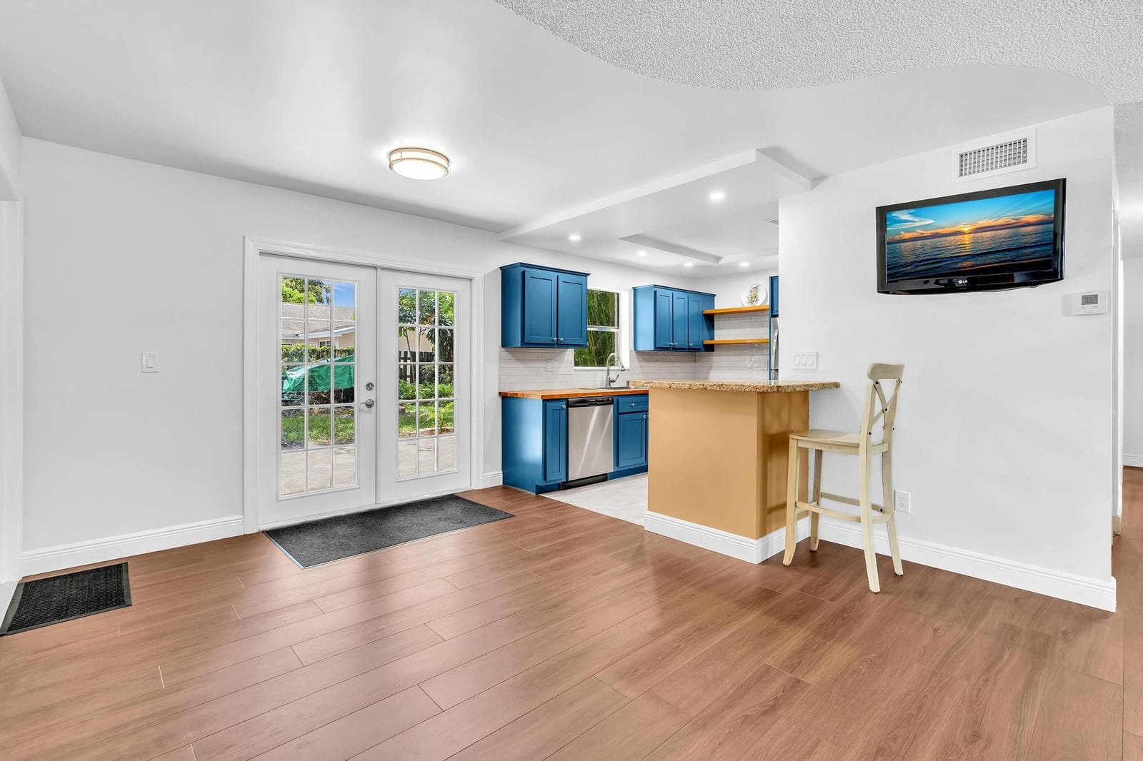 8211 NW 47th Street — photo 11