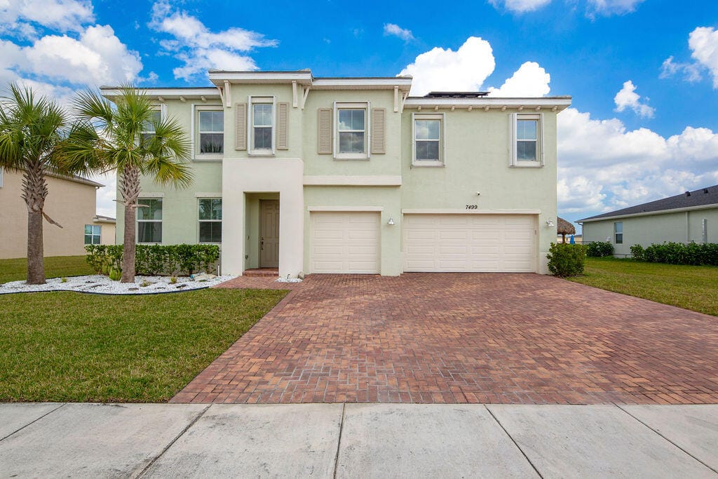 7499 NW Deysbrook Lane, Port St. Lucie, FL 34987