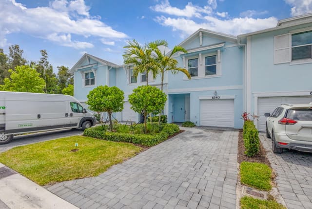 6340 Sailpointe Lane, sold in Catalina Townhomes, West Palm Beach, FL