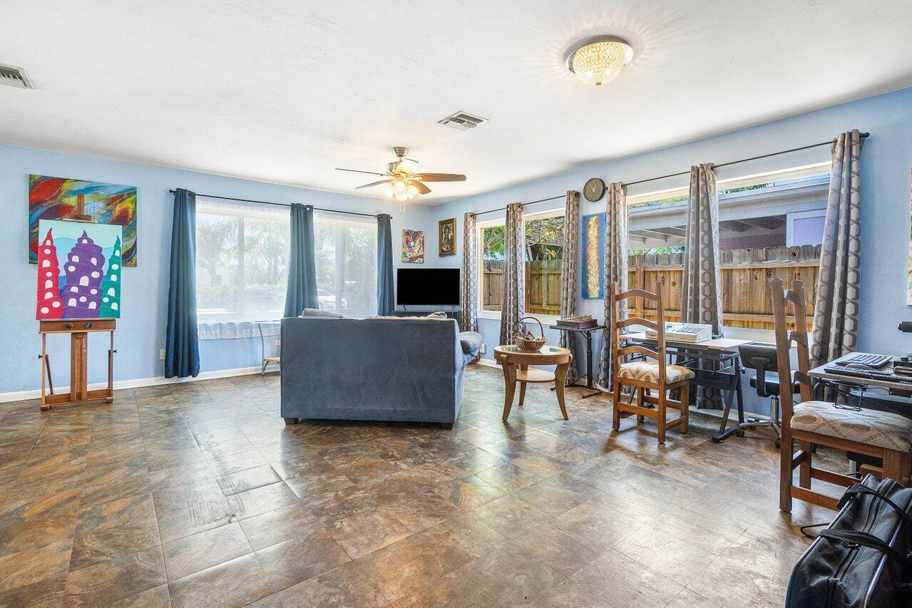 1405 N J Terrace — photo 3