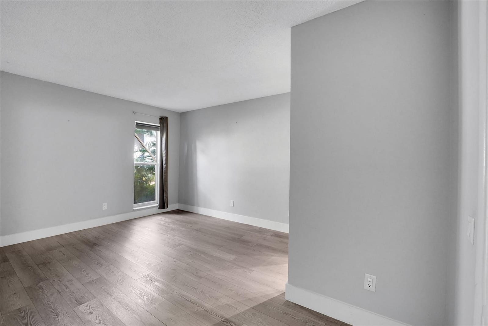 5206 NE 6th Avenue E1, Fort Lauderdale, FL 33334 photo 17