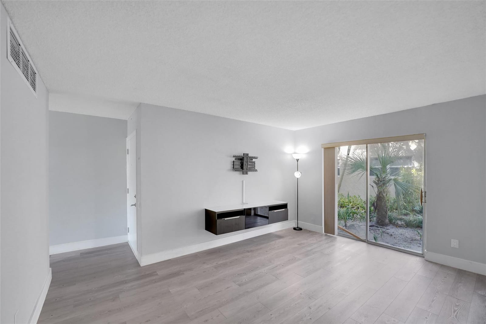 5206 NE 6th Avenue E1, Fort Lauderdale, FL 33334 photo 9