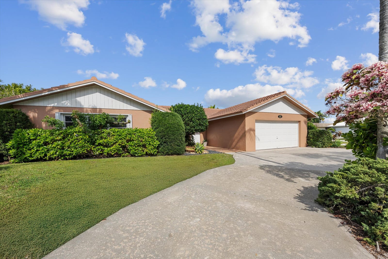 1805 The 12th Fairway, Wellington, FL 33414