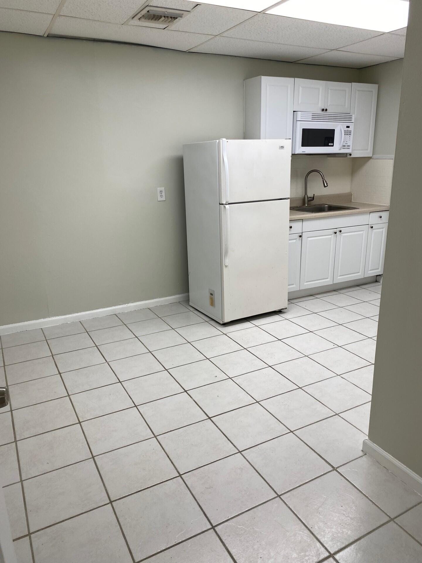 300 S Dixie Highway C, Lantana, FL photo 12