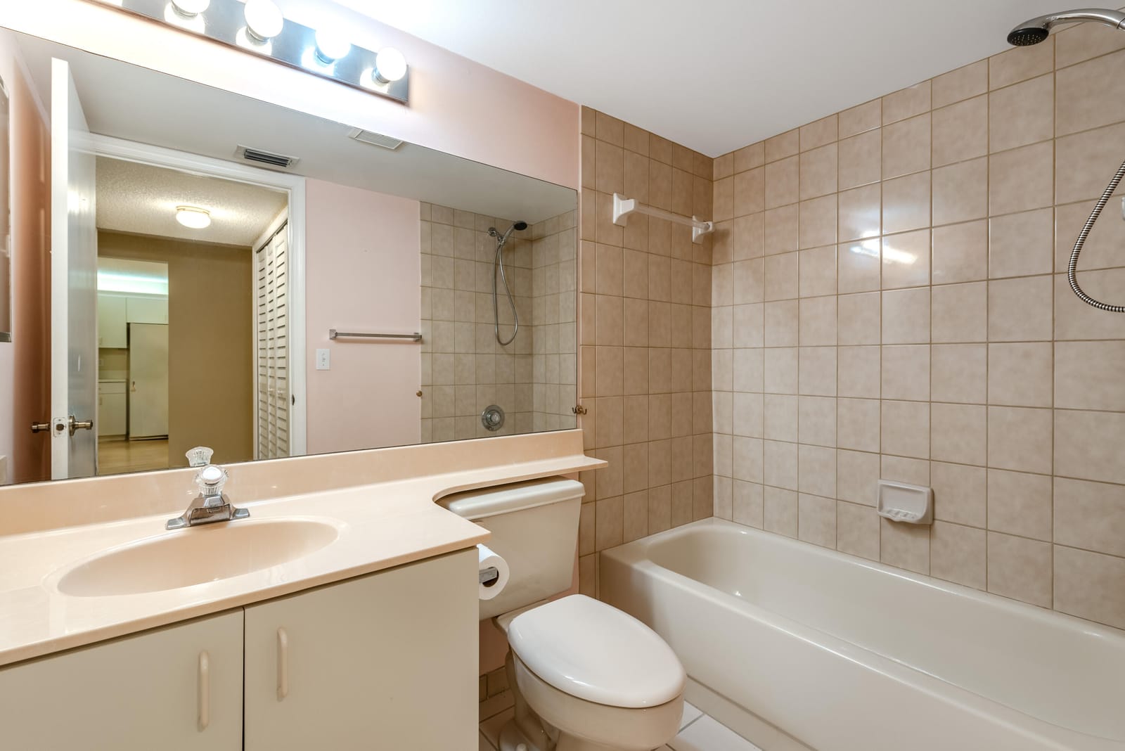 9717 Sills Drive E 103, Boynton Beach, FL 33437 photo 13
