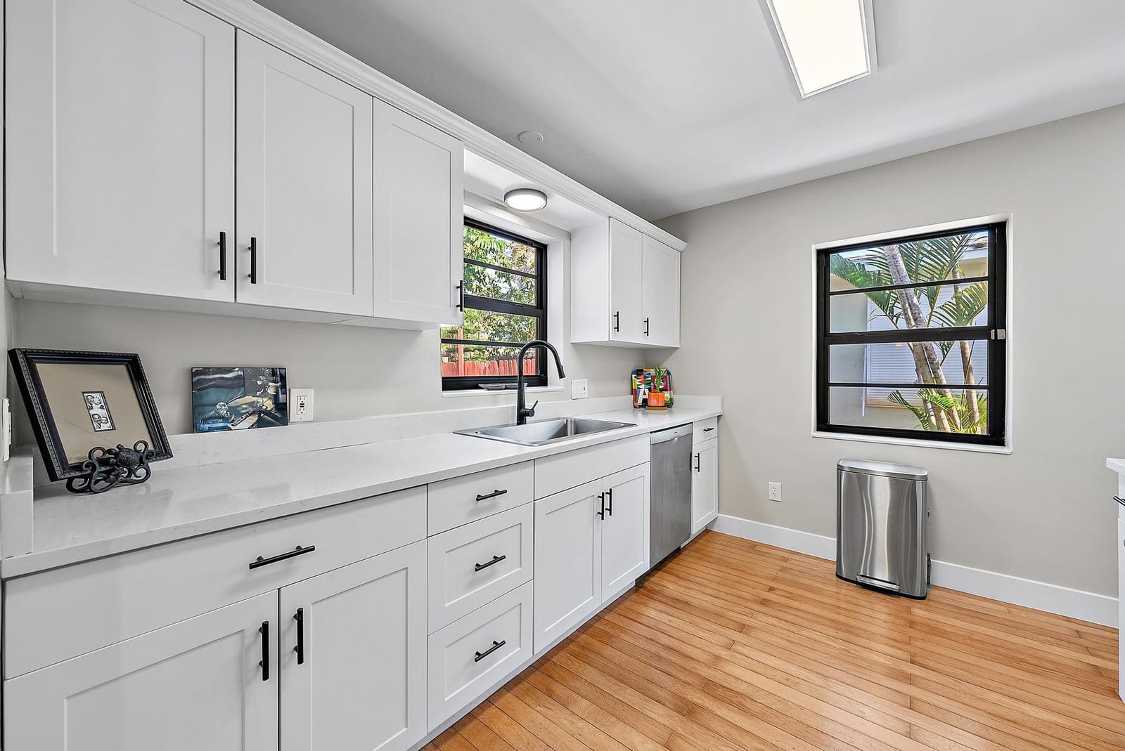 1613 N J Terrace — photo 7