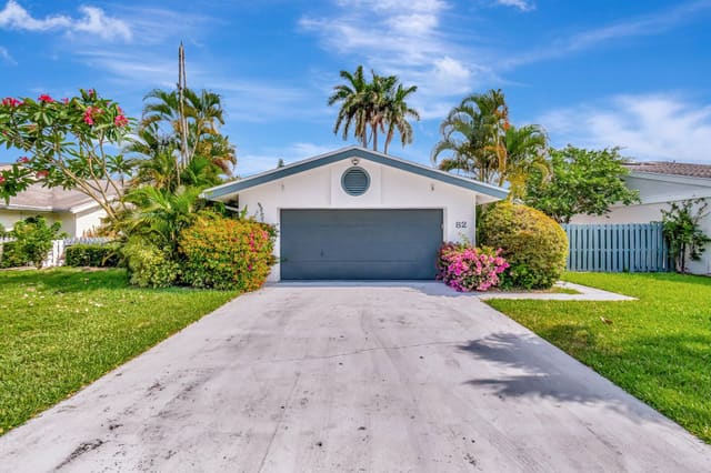 82 Baytree Circle, Boynton Beach, FL 33436