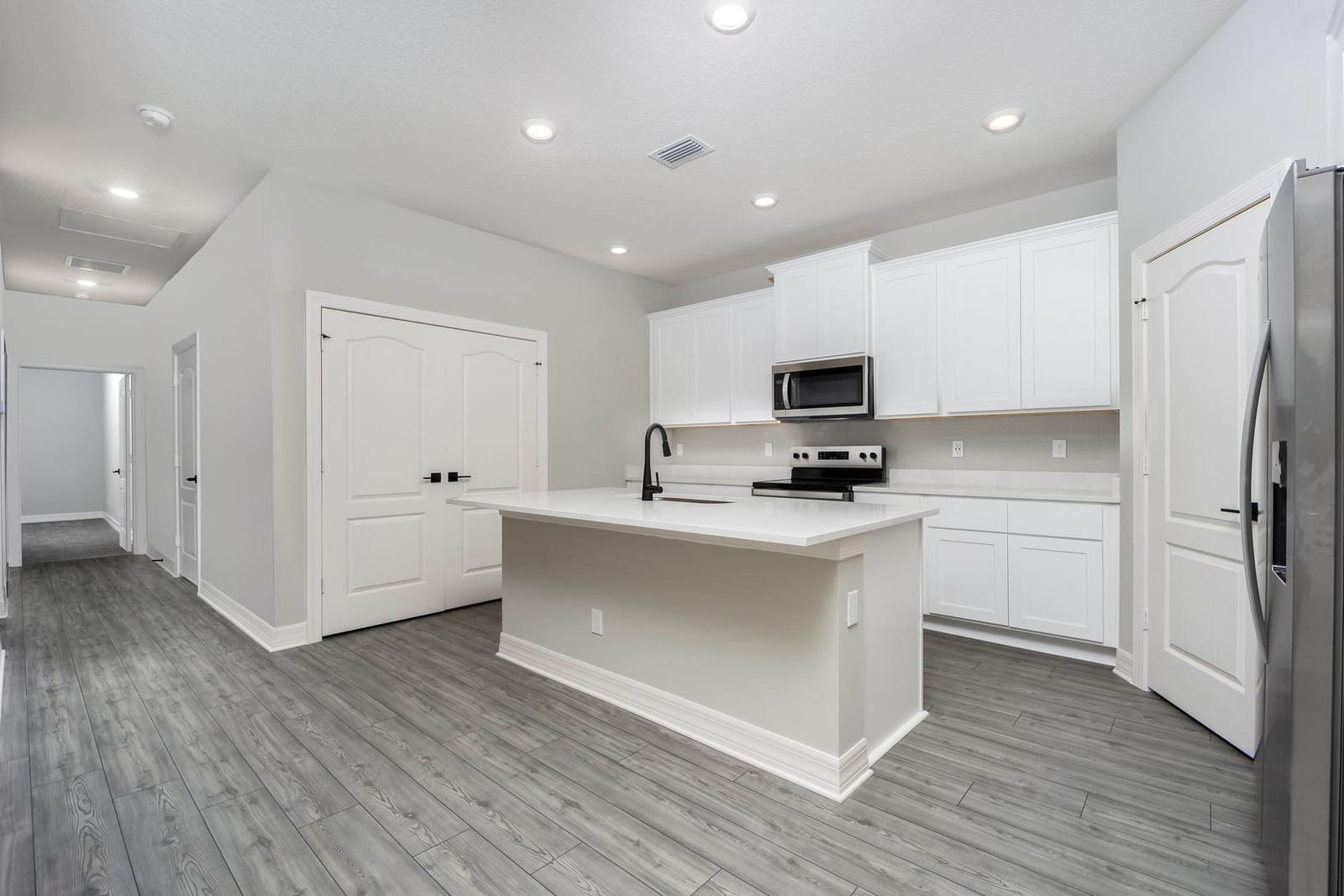 1810 Celebration Drive — photo 3