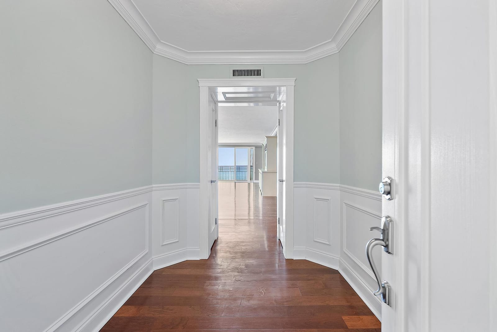 350 Beach Road 503 — photo 8