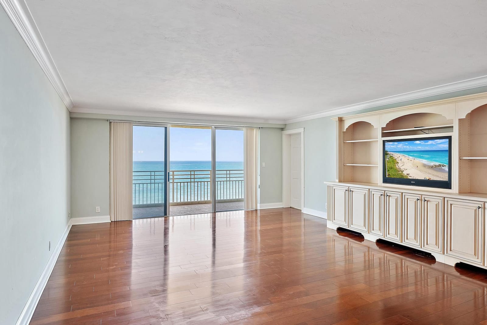 350 Beach Road 503 — photo 10