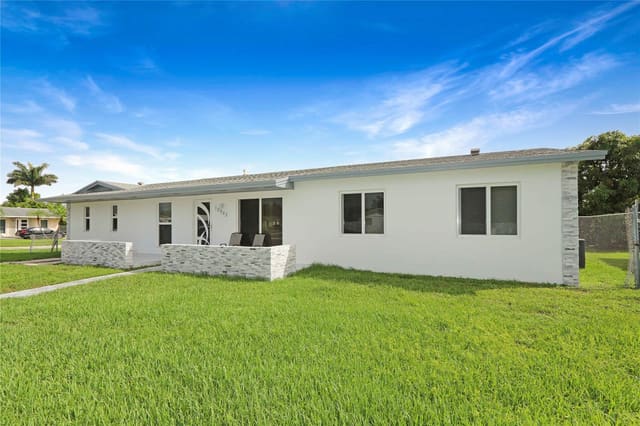 10945 SW 142nd Lane, Miami, FL 33176