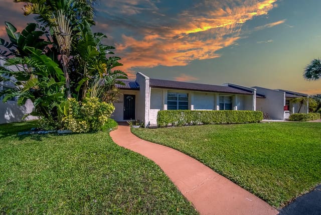 441 Golden River Drive, sold in Golden Lakes Village Condo B C D, West Palm Beach, FL