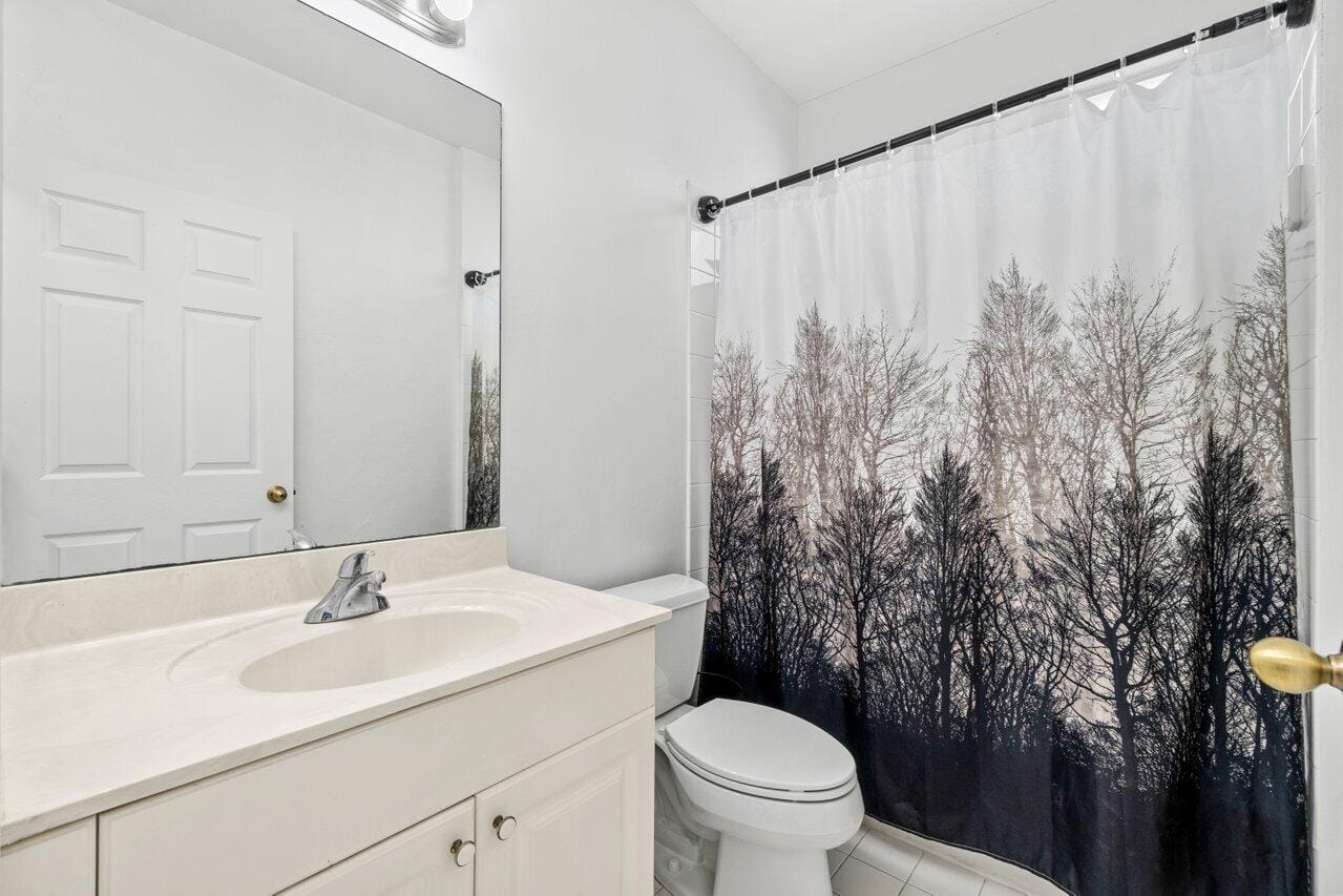 7589 Colony Lake Drive — photo 3