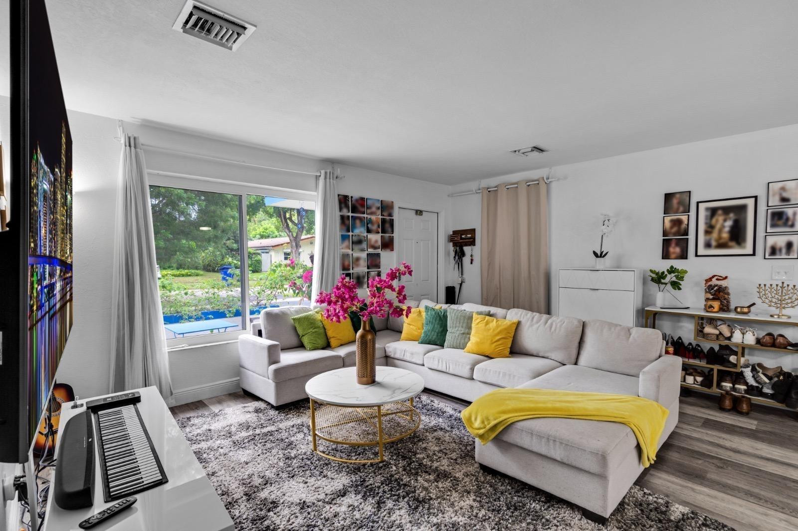 315 S 57th Avenue, Hollywood, FL 33023, Hollywood