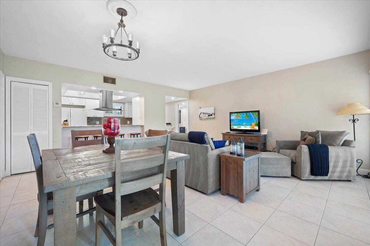 13334 Polo Club Road 226/227, Wellington, FL 33414