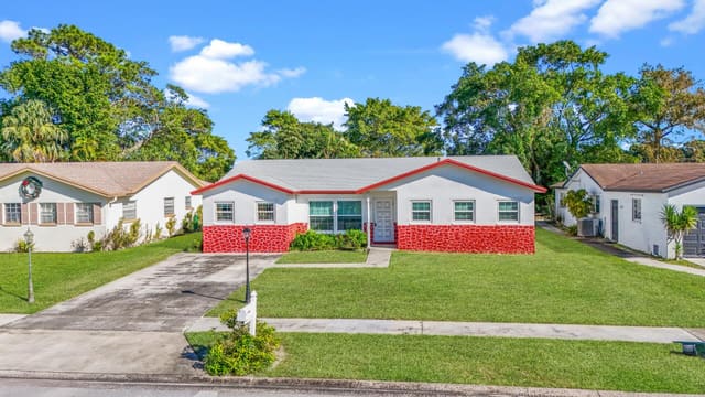 22602 SW 54th Way, sold in Sandalfoot, Boca Raton, FL