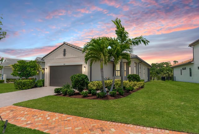 186 SE Via Tirso, Port St. Lucie, FL 34952