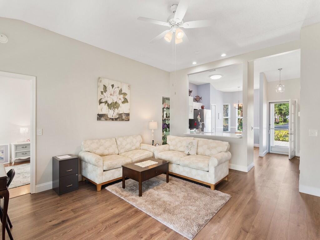 470 NW Gibraltar Court — photo 4