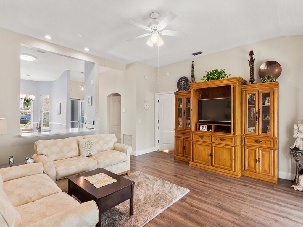 470 NW Gibraltar Court — photo 5