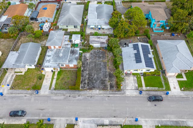 W W 3rd Street, sold in Riviera Beach Heights Add 9, Riviera Beach, FL