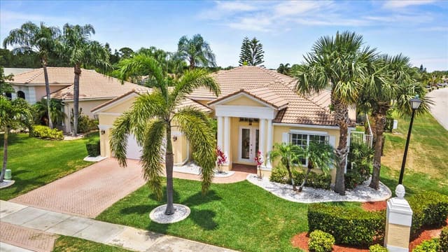 620 SW Long Key Court, Port St. Lucie, FL 34986