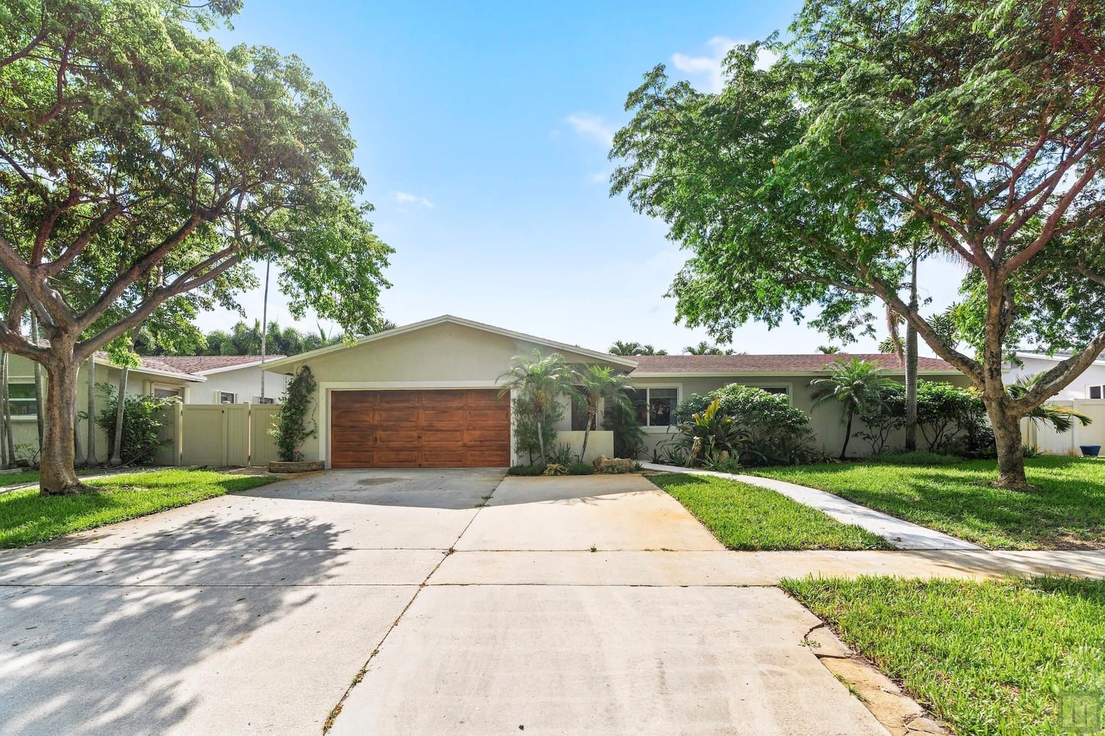 520 NW 42nd Avenue — photo 3